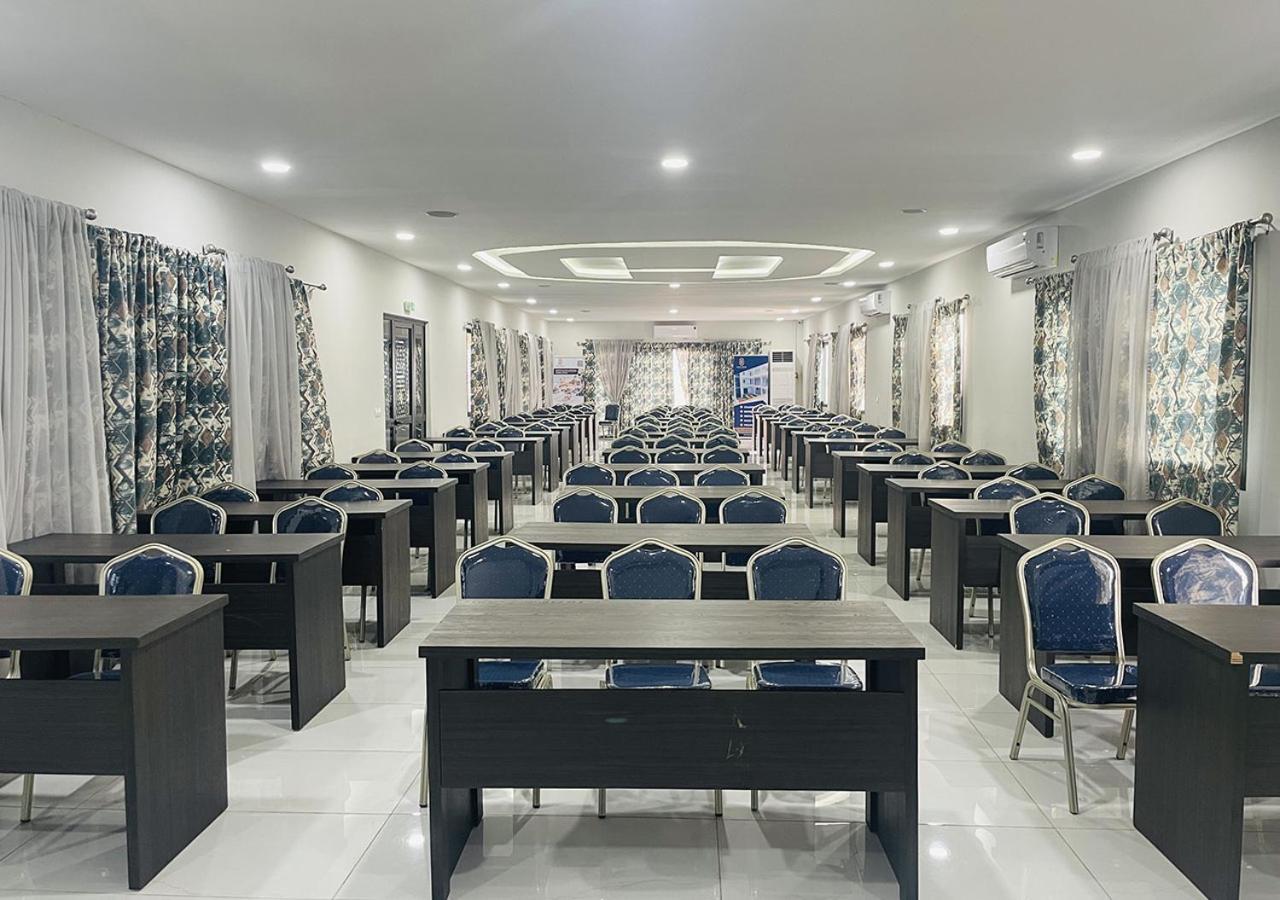 Onyx Hotel Yamoussoukro Exterior foto